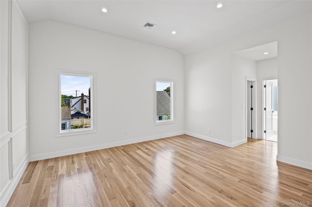 43 Westbury Avenue, Mineola, NY 11501