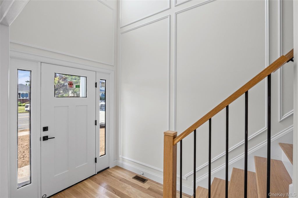 43 Westbury Avenue, Mineola, NY 11501 — photo 3