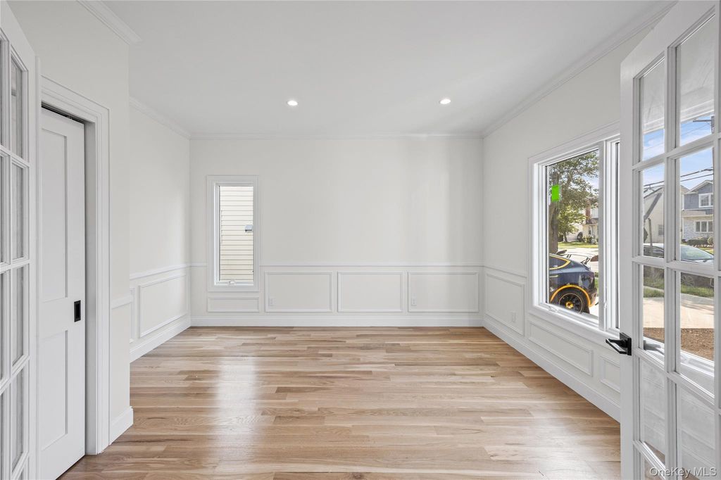 43 Westbury Avenue, Mineola, NY 11501 — photo 4
