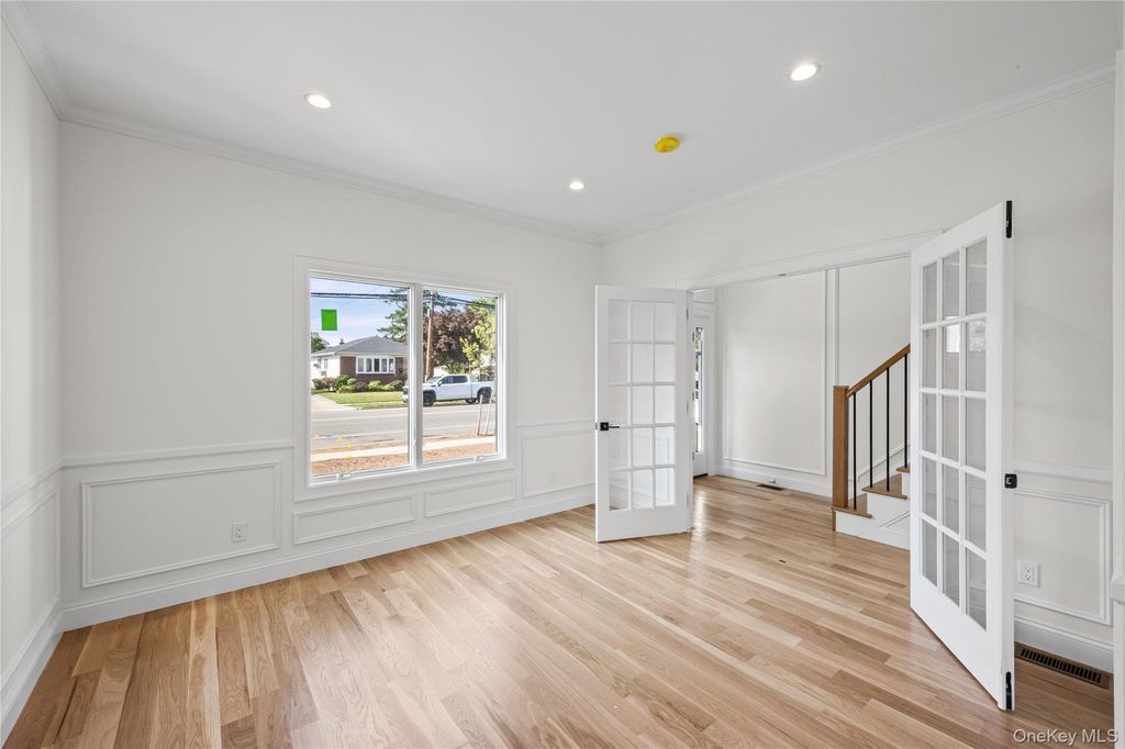43 Westbury Avenue, Mineola, NY 11501 — photo 5