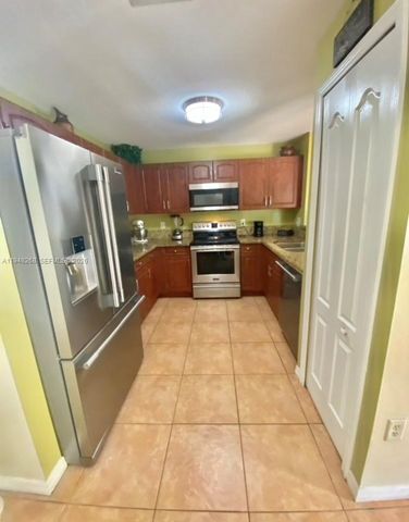 25107 SW 124th Ct, Homestead, FL 33032