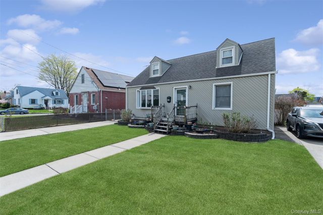 278 Dogwood Road, Valley Stream, NY 11580