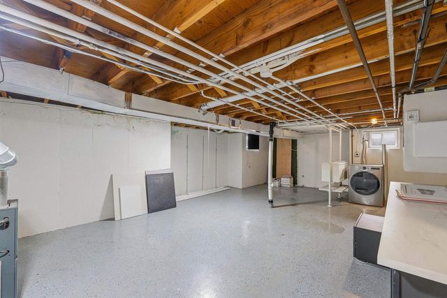 733 W 9th Avenue, Oshkosh, WI 54902