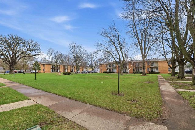 733 W 9th Avenue, Oshkosh, WI 54902
