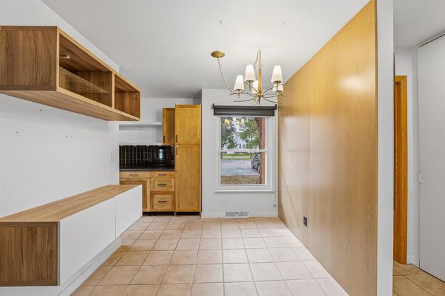 733 W 9th Avenue, Oshkosh, WI 54902