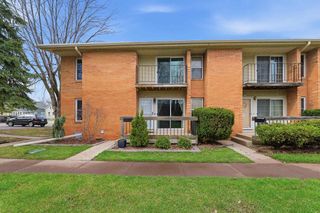 733 W 9th Avenue, Oshkosh, WI 54902
