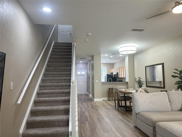 887 NW 21ST AVENUE 887, Gainesville, FL 32609
