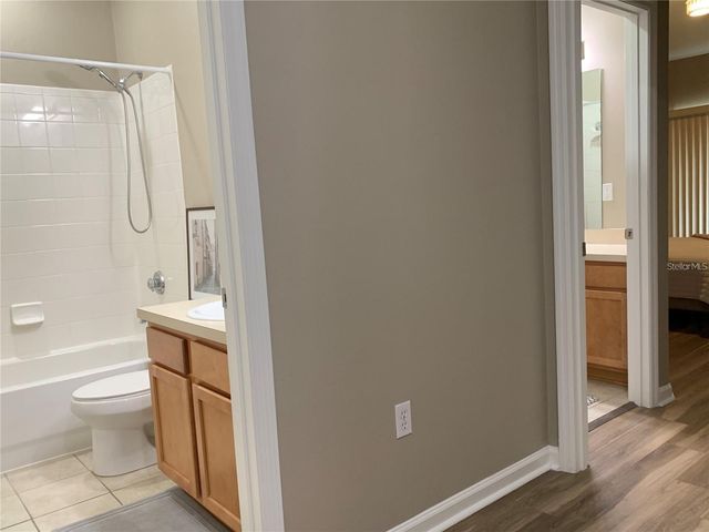 887 NW 21ST AVENUE 887, Gainesville, FL 32609