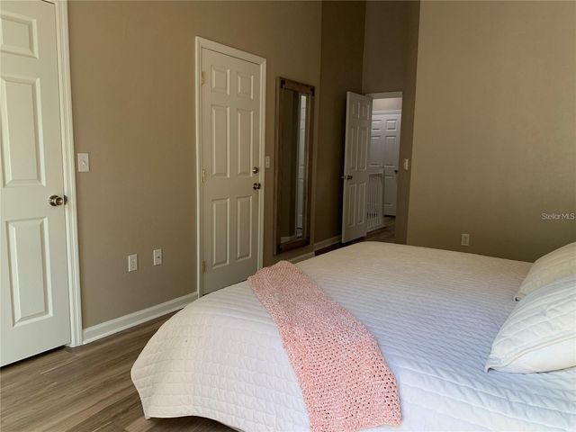 887 NW 21ST AVENUE 887, Gainesville, FL 32609