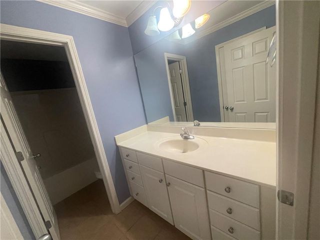 927 Park Hollow Way, Lawrenceville, GA 30043