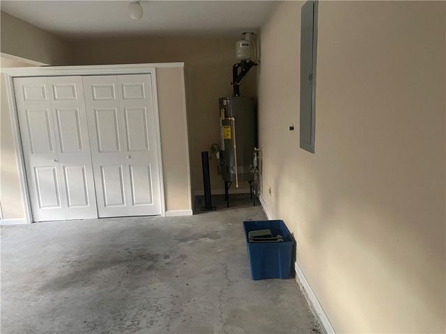 927 Park Hollow Way, Lawrenceville, GA 30043