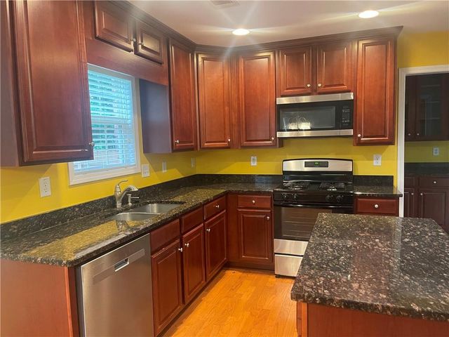 927 Park Hollow Way, Lawrenceville, GA 30043