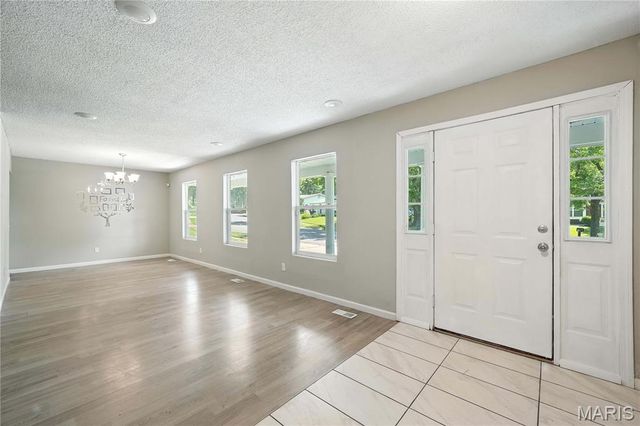 11951 Jerries Lane, Florissant, MO 63033