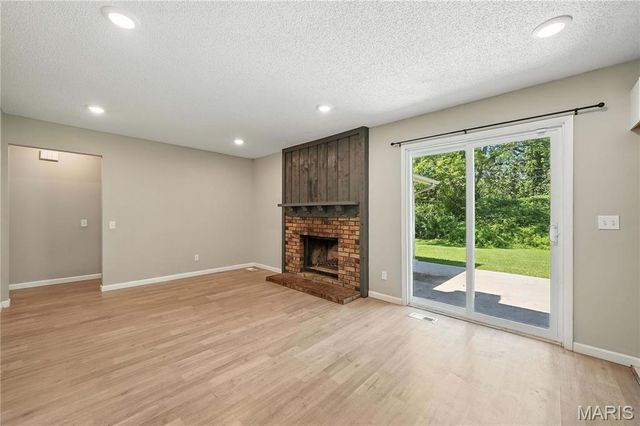 11951 Jerries Lane, Florissant, MO 63033