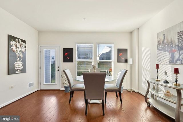 5934 AVERY POINT DR, Fredericksburg, VA 22406