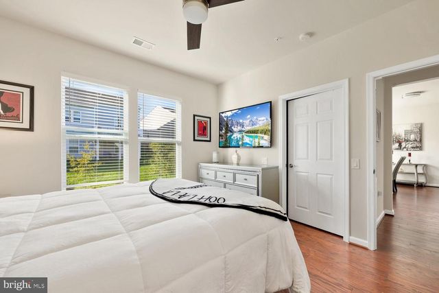 5934 AVERY POINT DR, Fredericksburg, VA 22406