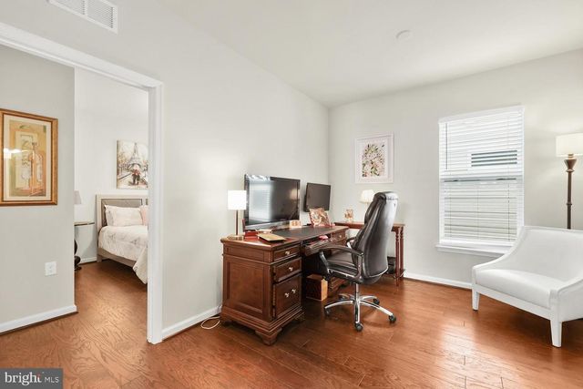 5934 AVERY POINT DR, Fredericksburg, VA 22406