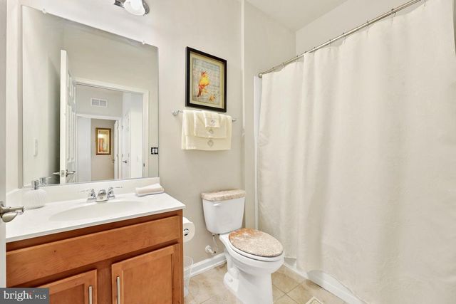 5934 AVERY POINT DR, Fredericksburg, VA 22406