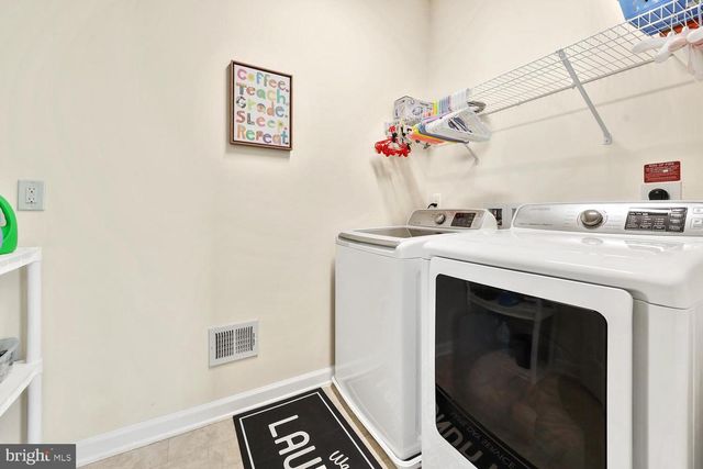 5934 AVERY POINT DR, Fredericksburg, VA 22406