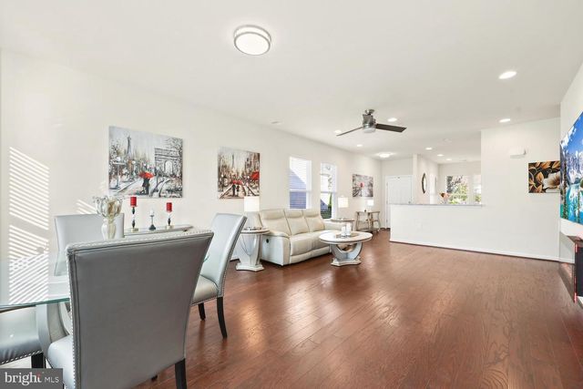 5934 AVERY POINT DR, Fredericksburg, VA 22406