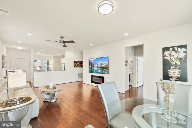 5934 AVERY POINT DR, Fredericksburg, VA 22406