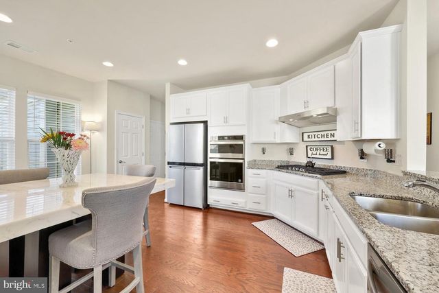 5934 AVERY POINT DR, Fredericksburg, VA 22406