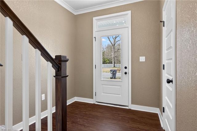 105 S Court ST, Windsor, VA 23487