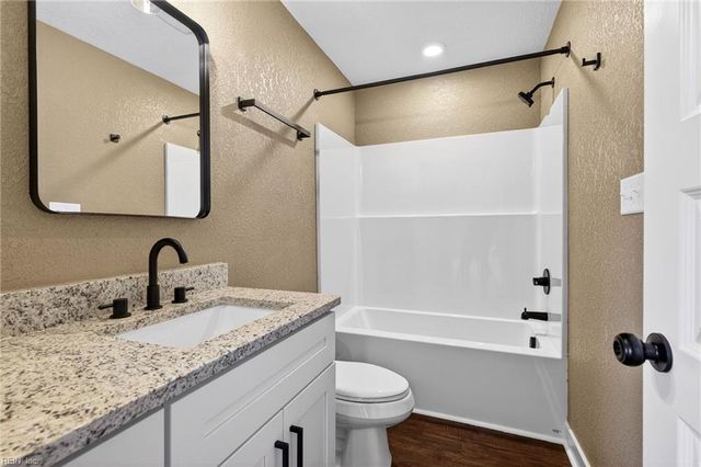 105 S Court ST, Windsor, VA 23487