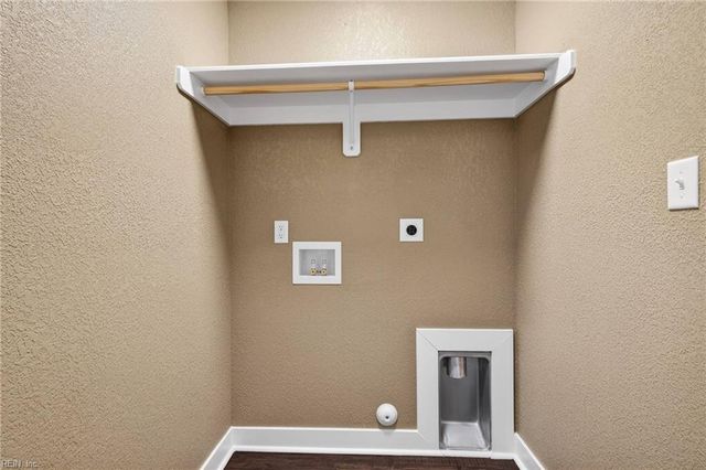 105 S Court ST, Windsor, VA 23487