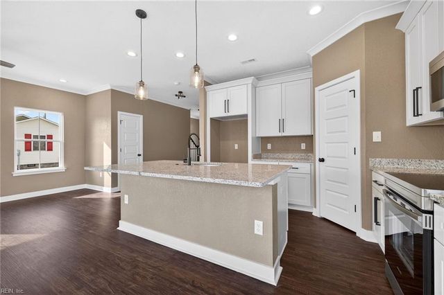 105 S Court ST, Windsor, VA 23487