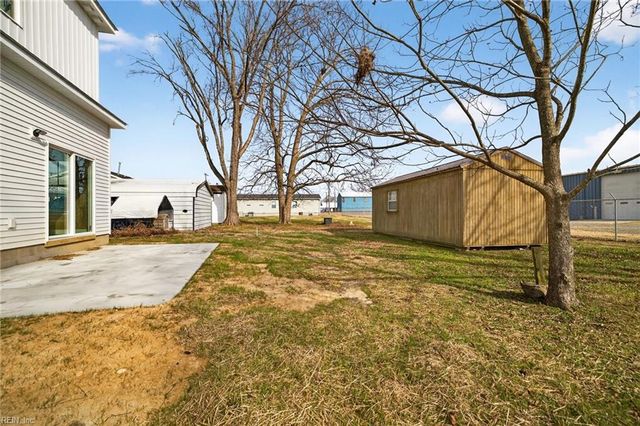 105 S Court ST, Windsor, VA 23487