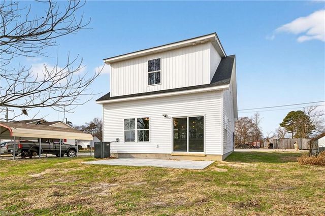 105 S Court ST, Windsor, VA 23487