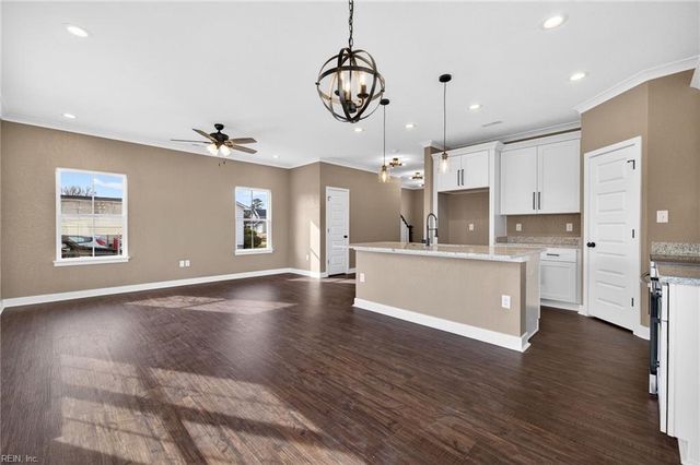 105 S Court ST, Windsor, VA 23487