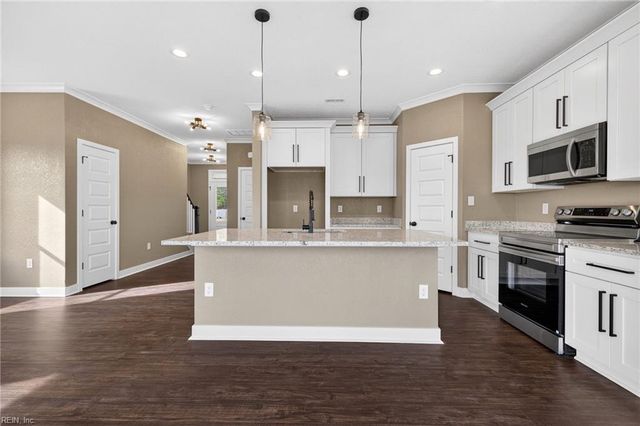 105 S Court ST, Windsor, VA 23487