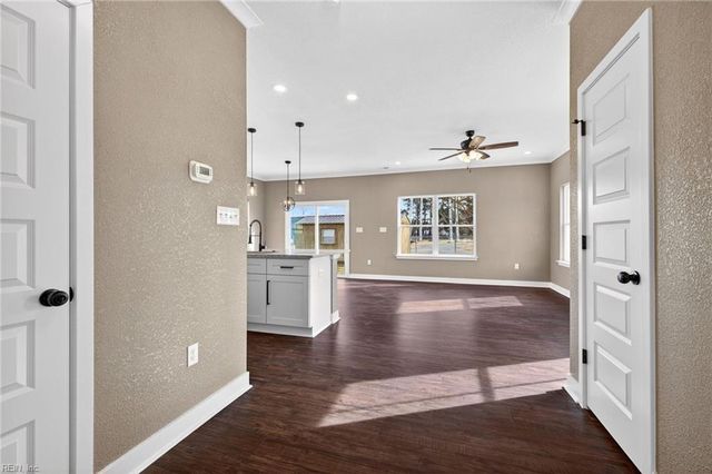 105 S Court ST, Windsor, VA 23487