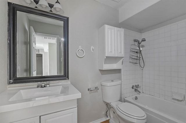 2158 Fleur De Lis Court, Arlington, TX 76012