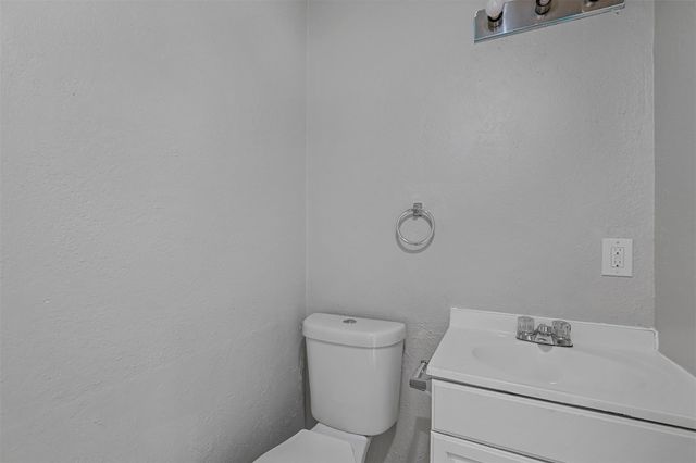 2158 Fleur De Lis Court, Arlington, TX 76012