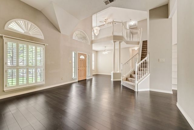 1013 Stone Gate Drive, Irving, TX 75063