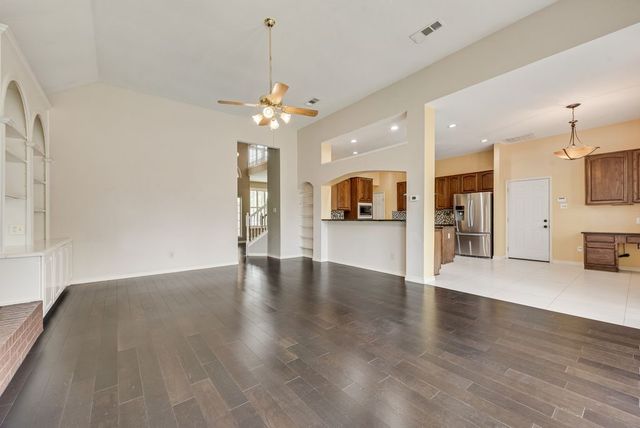 1013 Stone Gate Drive, Irving, TX 75063