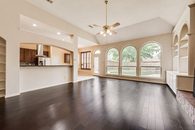 1013 Stone Gate Drive, Irving, TX 75063