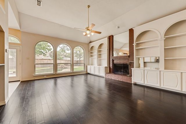 1013 Stone Gate Drive, Irving, TX 75063