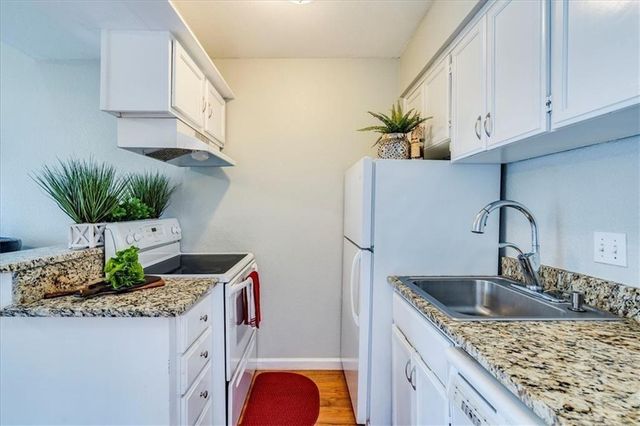 701 Nelray BLVD 14, Austin, TX 78751
