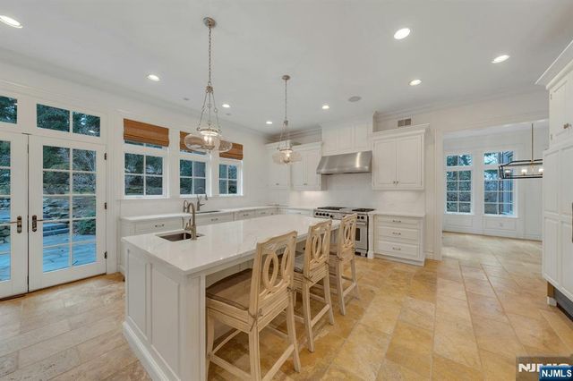 125 Jackson Drive, Cresskill, NJ 07626