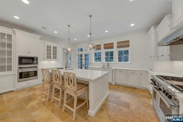 125 Jackson Drive, Cresskill, NJ 07626