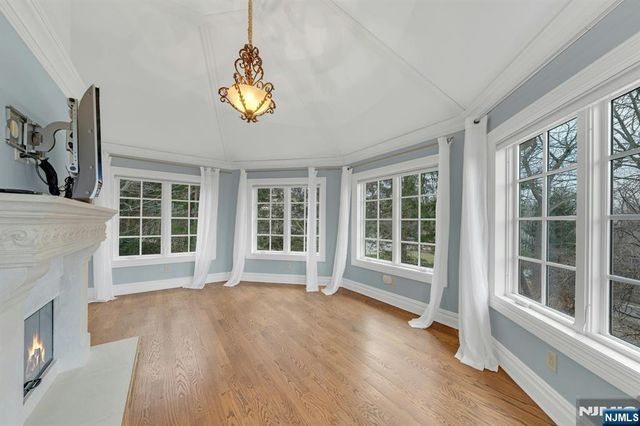 125 Jackson Drive, Cresskill, NJ 07626