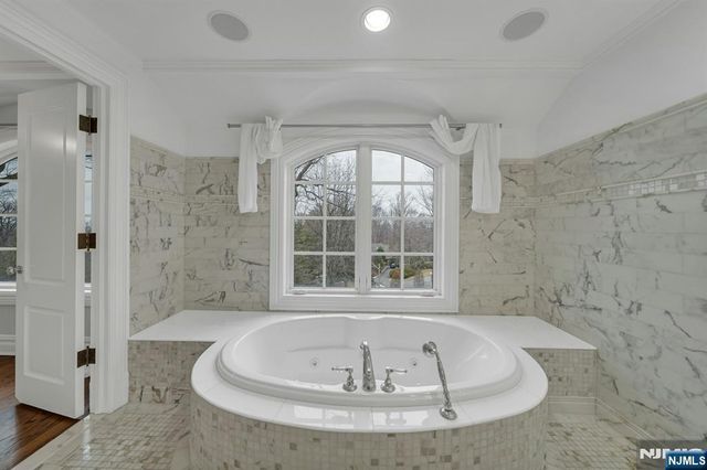 125 Jackson Drive, Cresskill, NJ 07626