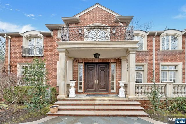 125 Jackson Drive, Cresskill, NJ 07626