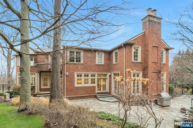 125 Jackson Drive, Cresskill, NJ 07626