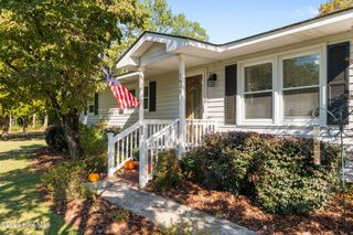 1608 Crest Drive, Aberdeen, NC 28315