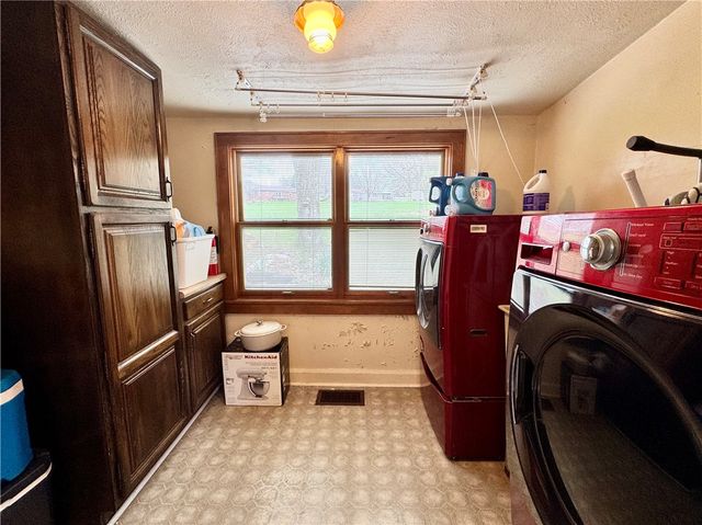 148 McClain Rd, Chippewa Twp, PA 15010